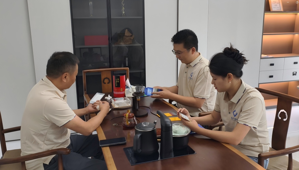 廣東弘方涂料科技有限公司技術(shù)人員研討